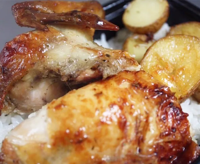 ローストチキンとローストポテトとハーブライス