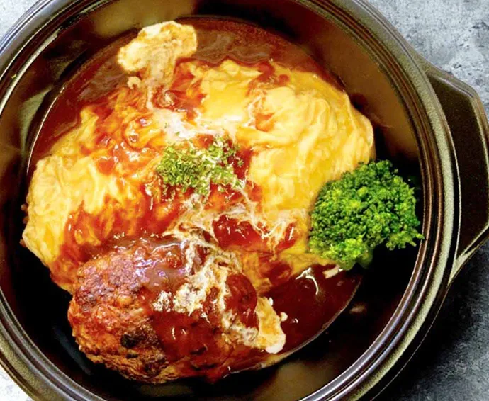 牛たんハンバーグオムライス