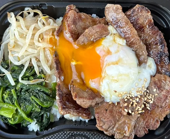 黒毛和牛温玉カルビ丼