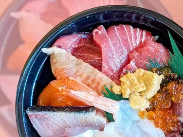 海鮮丼のスタジアムグルメ
