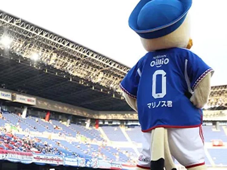 マリノス君の後ろ姿